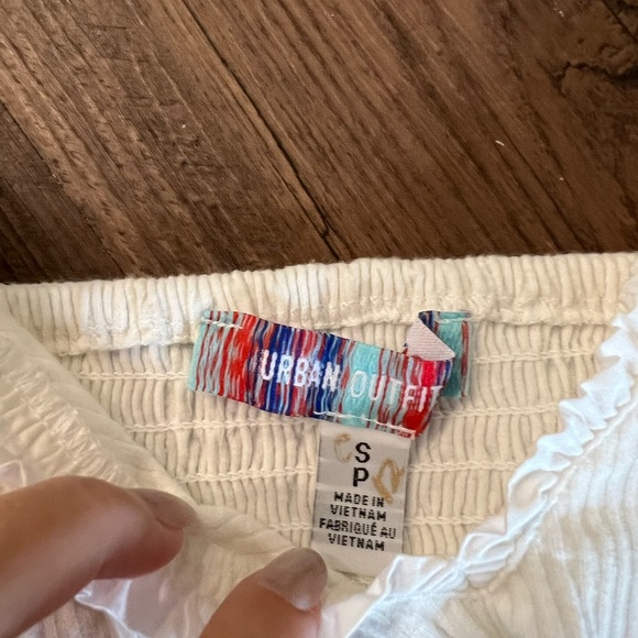 Urban Outfitters white ribbed ruffle sleeve white cropped blouse - Picture 2 of 4